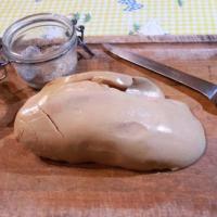 Foie gras de canard frais entier prêt à cuire